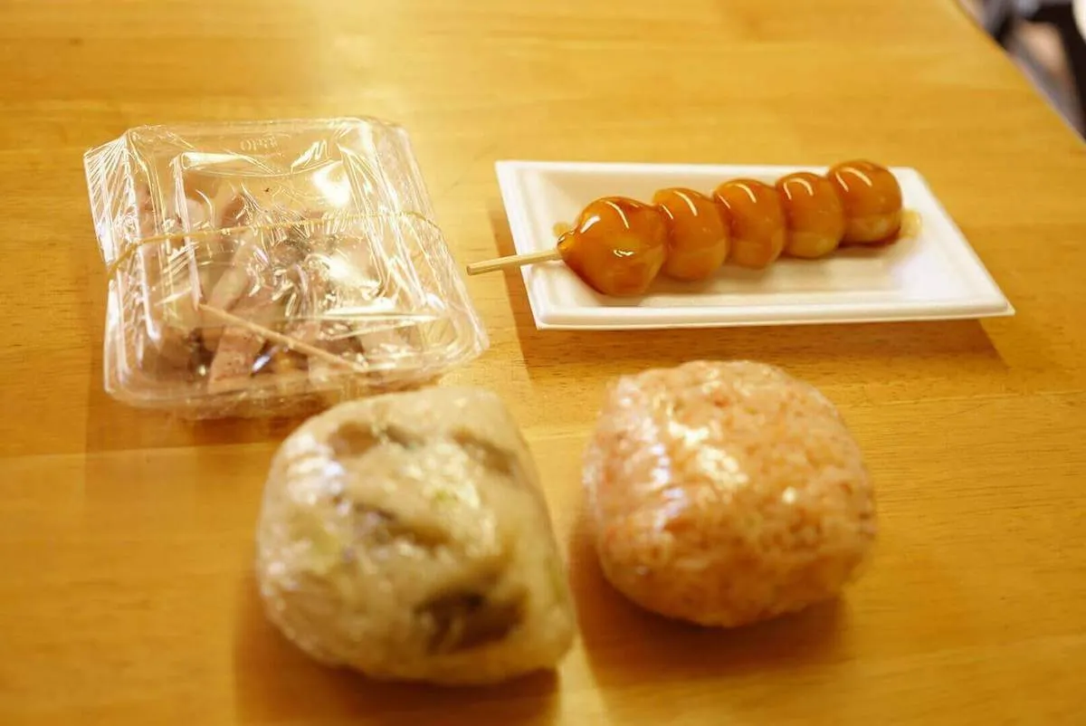 キョロロの食事