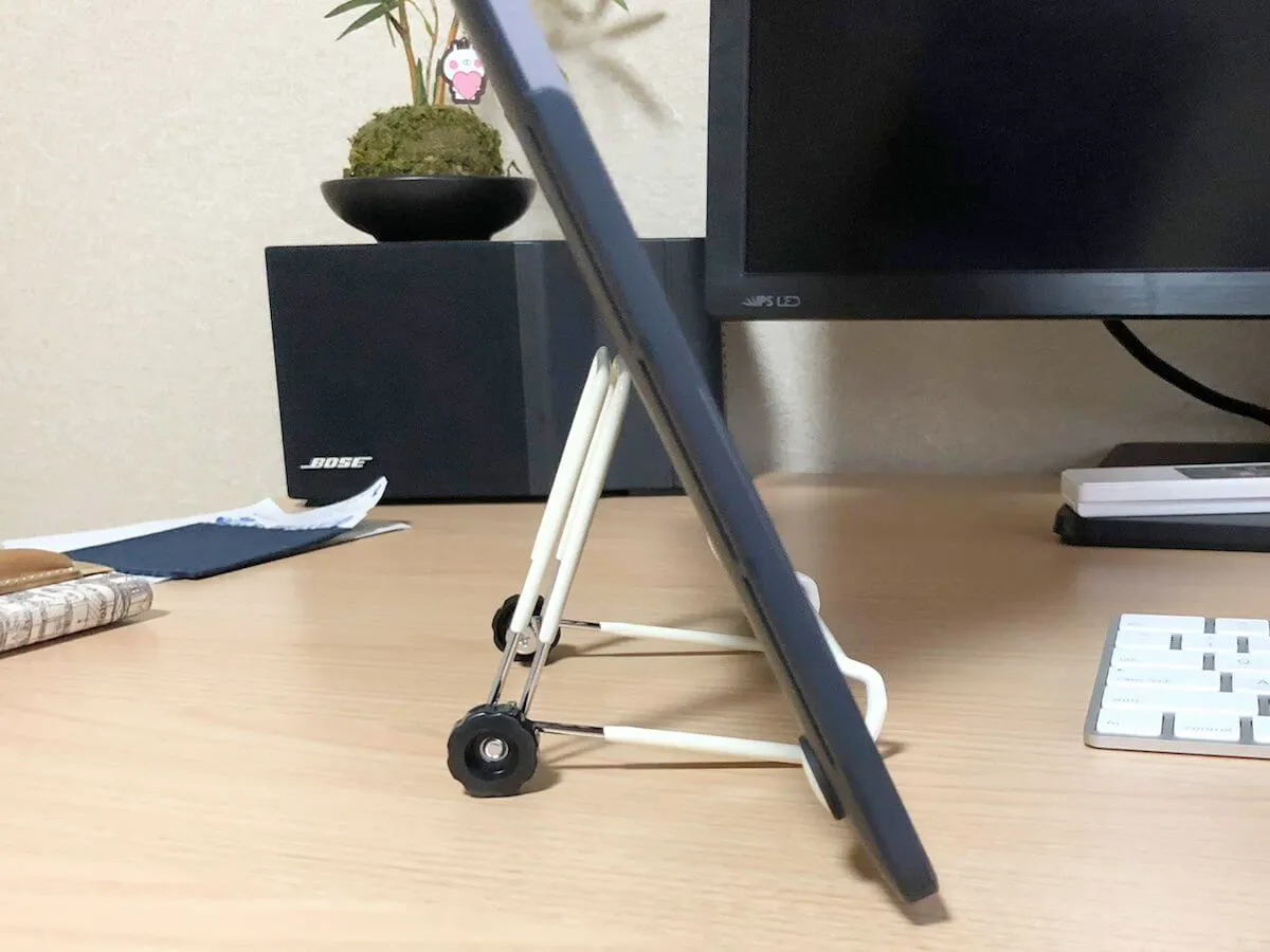 ノートパソコンを立てて使う