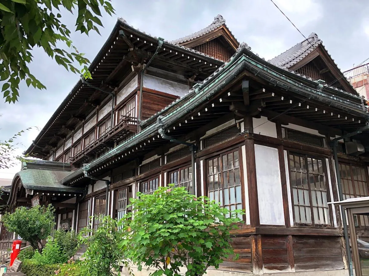 sunayu26.jpg 竹瓦温泉の歴史的建造物