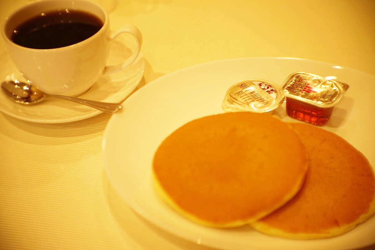ホットケーキとコーヒー