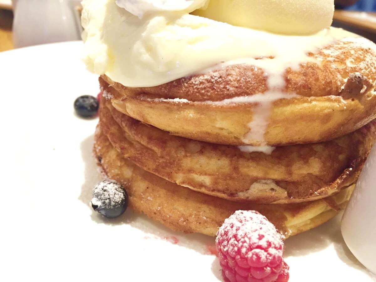 分厚いパンケーキ