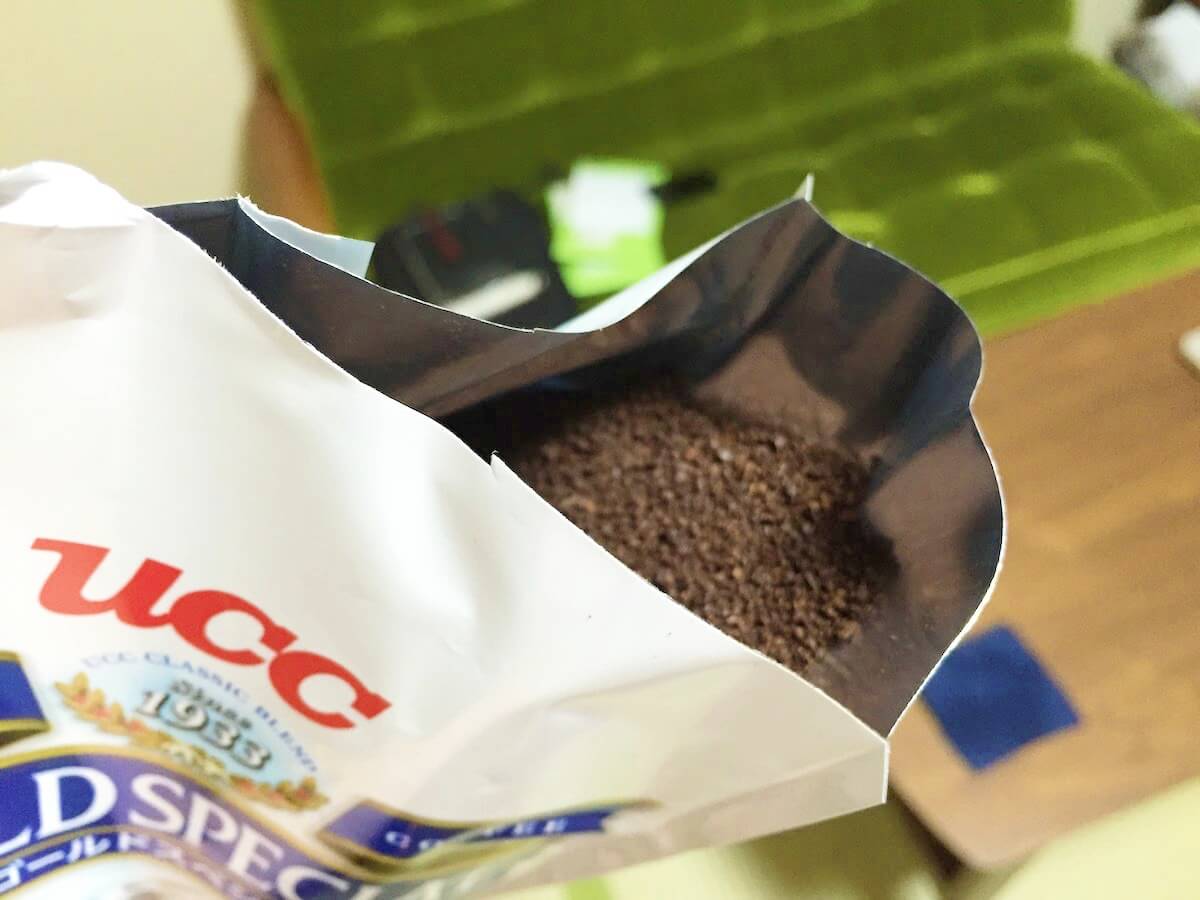 UCCゴールドスペシャルを開封した様子
