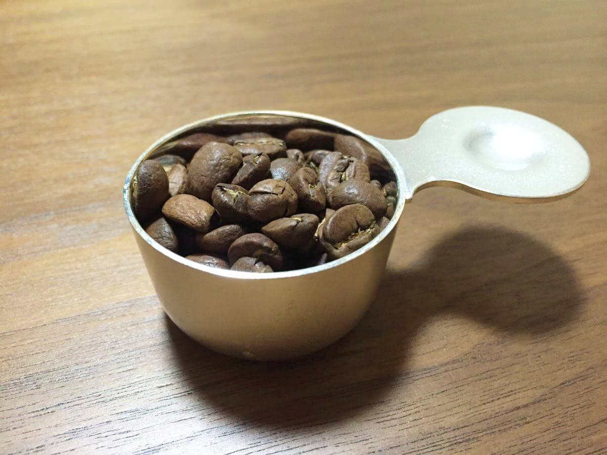 1杯分のコーヒー豆