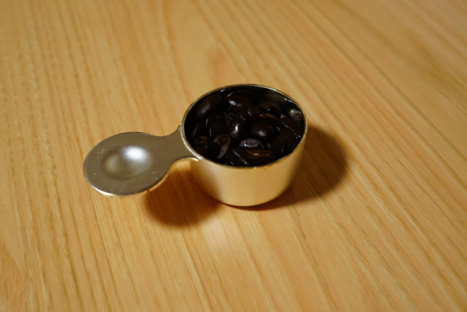 油分が表面に目立つコーヒー豆