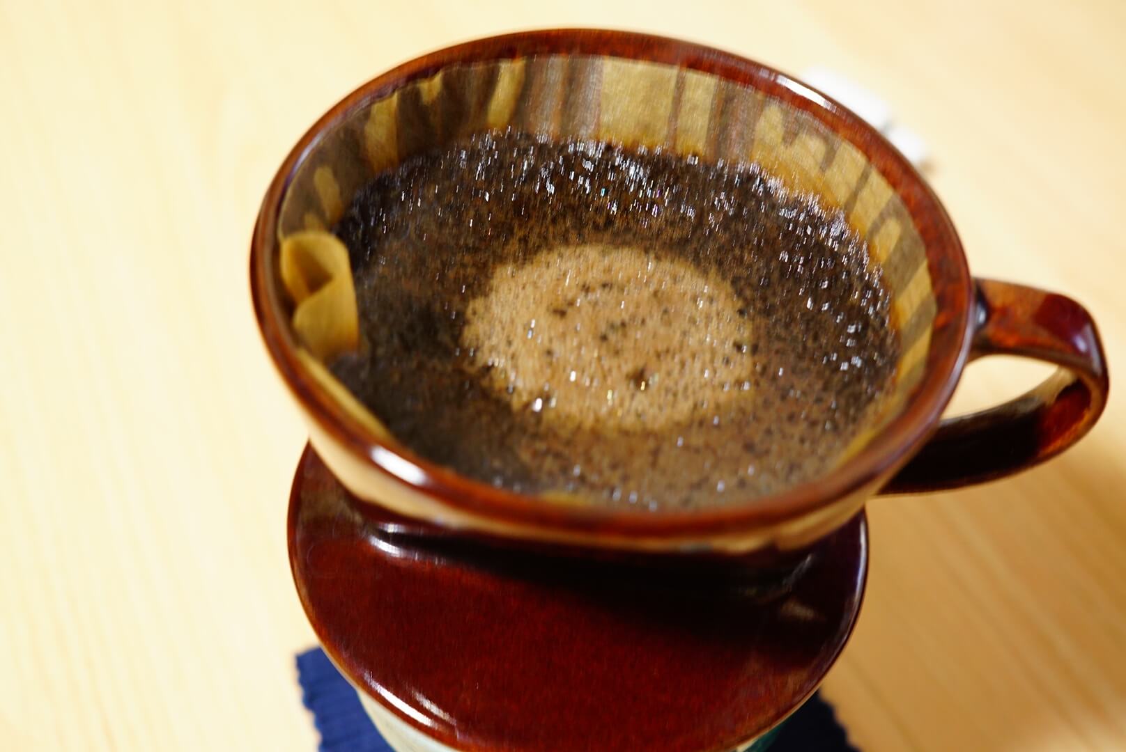 土手を崩さないよう気をつけているコーヒー