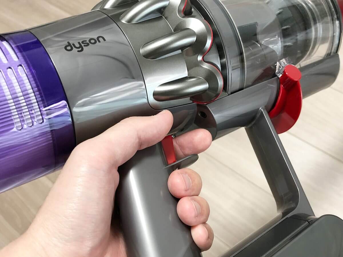 ダイソンはトリガー式の掃除機